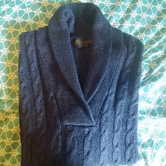 Large Woman's Sweater - Picture 2 of 3